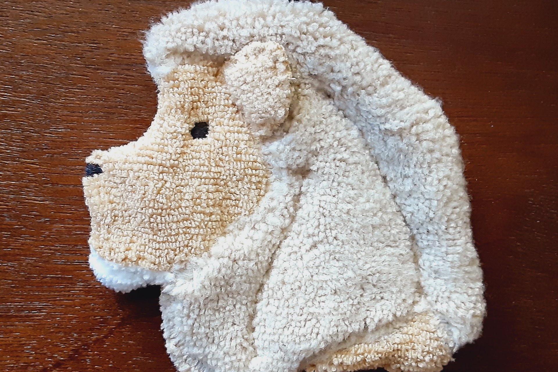 Smudge Safari: Lion Microfiber Covert Cleaning Cloth