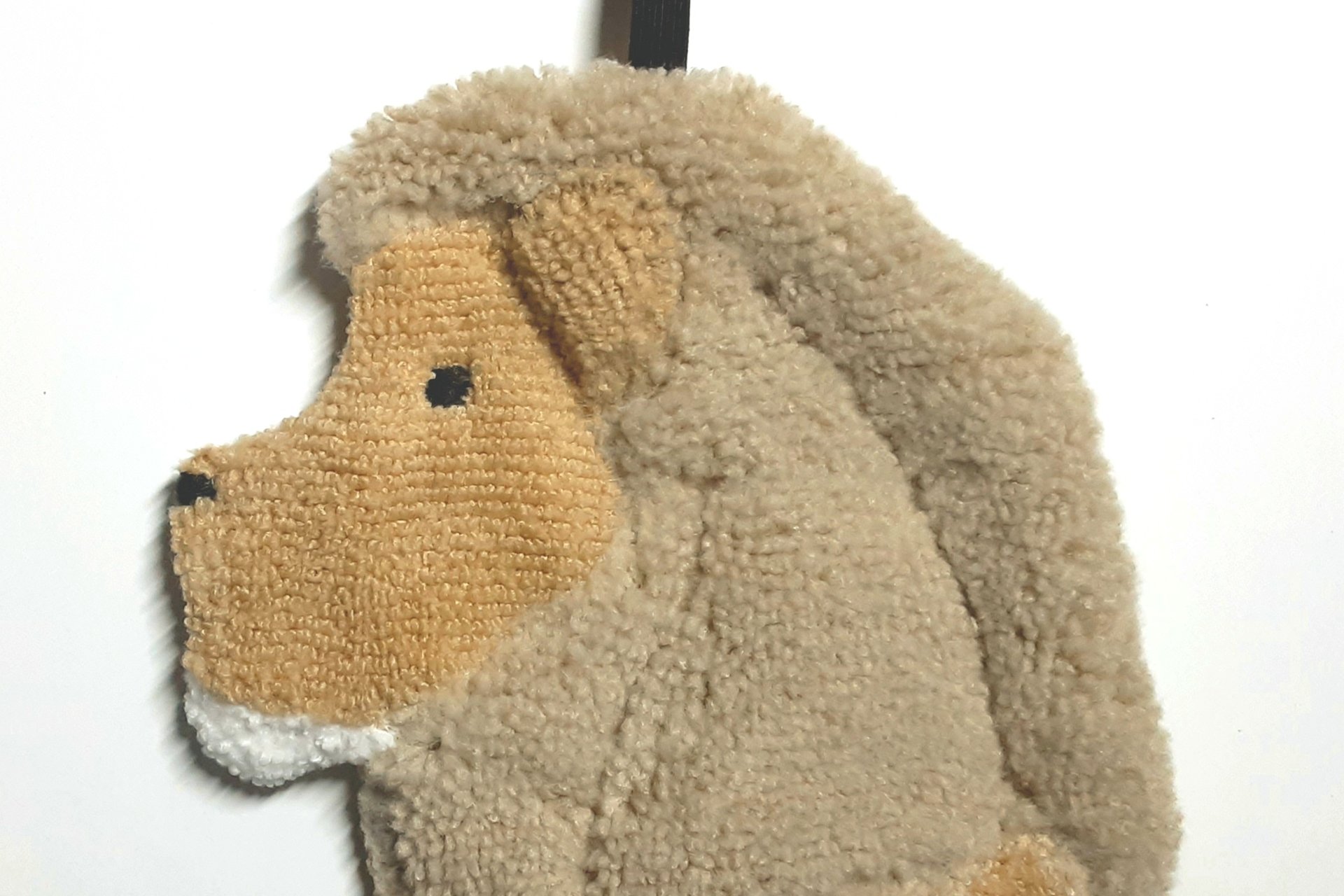 Smudge Safari: Lion Microfiber Covert Cleaning Cloth