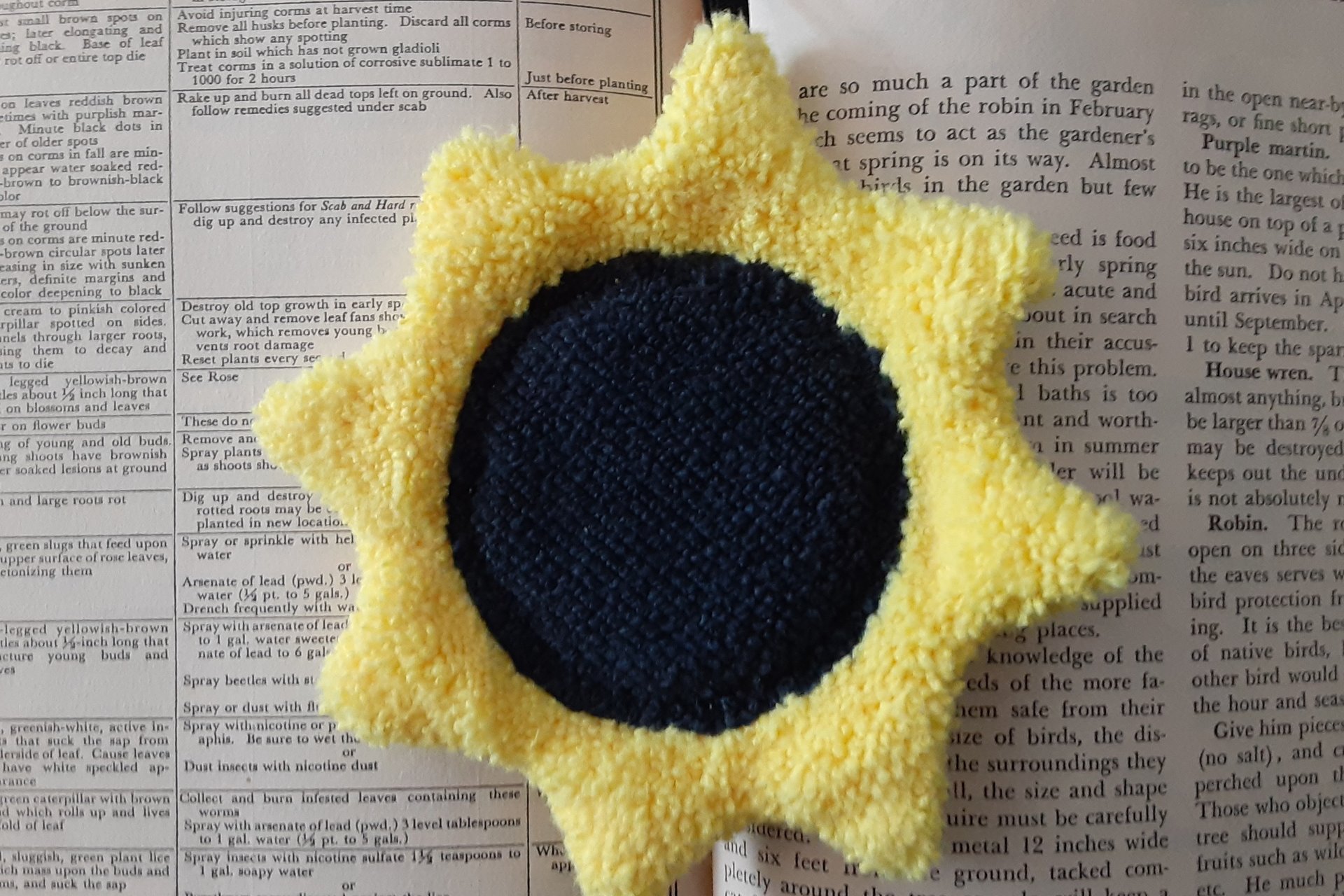 Microfiber shaped towel that looks like a Sunflower.
