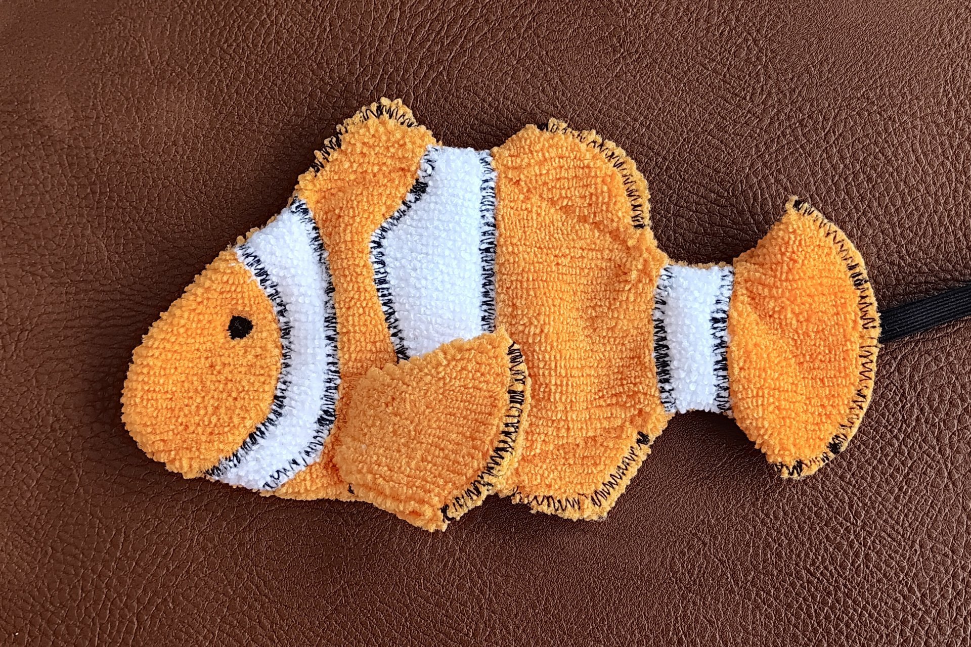 Smudge Fish: Clownfish Microfiber Covert Cleaning Cloth
