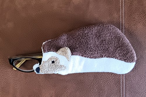 Microfiber Hedgehog Shaped Glasses Case and Cleaner in One