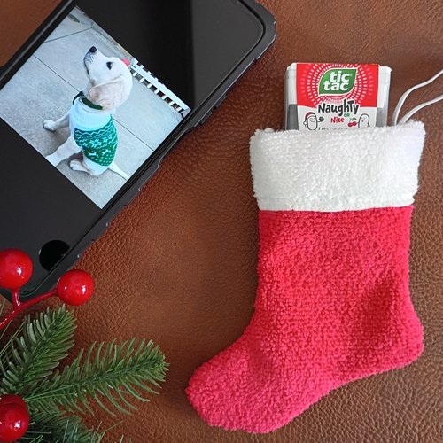 Smudge Stocking Microfiber Covert Cleaning Cloth and Gift Card Holder